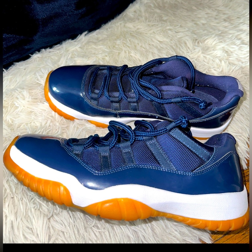 Air Jordan 11’s Retro Low ‘Navy Gum’